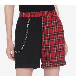 HOT TOPIC Black & Red Plaid Split Bermuda Shorts size small